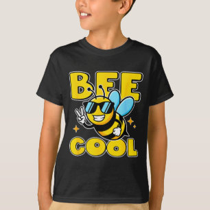 Camiseta Personagem de abelha feliz divertido sinal de paz 