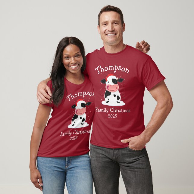 Camiseta Personalised Family Christmas Cow Santa (Unissex)