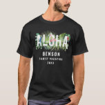 Camiseta Personalização de Férias da Família Flamingo Tropi<br><div class="desc">Camiseta Personalizada de Férias Flamingo Tropicais da Aloha Tropical</div>