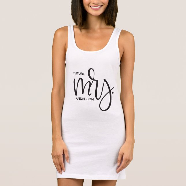 Camiseta Personalizada "Future Mrs" Com Sobrenome - Script (Frente)