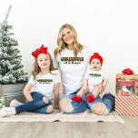 Camiseta Personalizado com a Matriz de Natal da Família de<br><div class="desc">Celebrar a alegria da união e a magia da época de férias com as nossas T-Shirts de Natal da Família Personalizada com o Nome. Estas camisas personalizadas são a maneira perfeita de fazer com que suas reuniões familiares sejam especiais, criando memórias queridas que durarão uma vida inteira. Personalize cada camisa...</div>