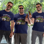 Camiseta Personalizável Festa de Despedida de Casino em Las<br><div class="desc">Personalize suas próprias camisetas de despedida de solteiro para uma fuga em Las Vegas. Uma camiseta legal com grampos de casino de jogos como um baralho,  chips de pôquer e roda de roleta com Vegas Trip em um roteiro amarelo. Camisetas divertidas para o seu grupo inteiro.</div>