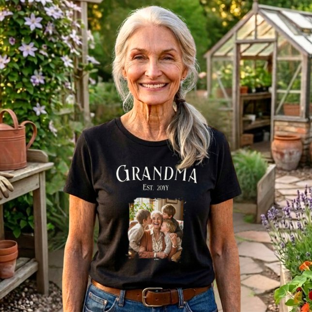 Camiseta Personalize Name Grandma Est Year Photo (Criador carregado)