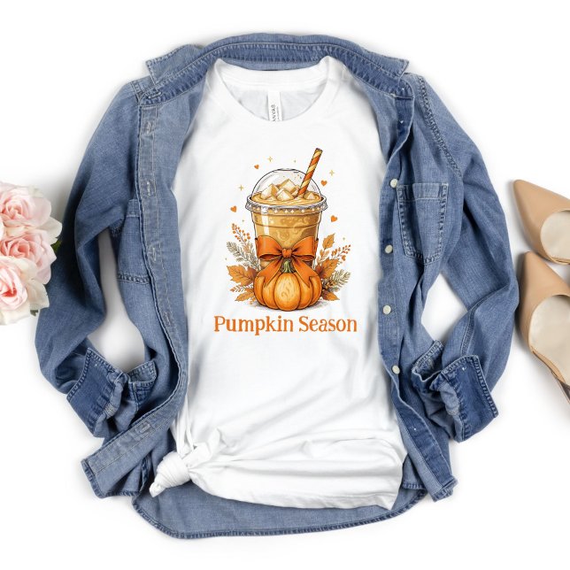 Camiseta Personalize o Café com Leite Gelado de Abóbora de  (Pumpkin Spice Latte Fall Autumn Personalized T-shirt Orange Coquette Bow)