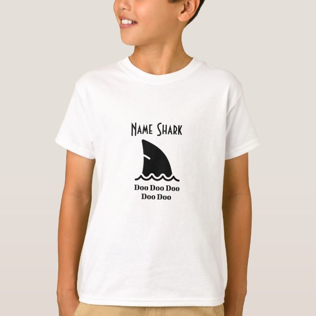 Camiseta Personalize o Shark Name Doo Doo Doo Trendy Fun (Frente)