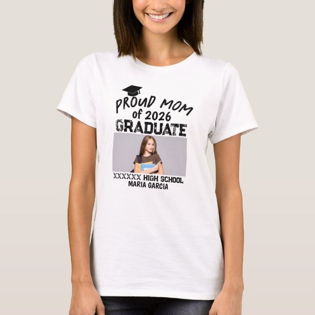 Camiseta Personalized Proud Mom Of Graduate T-Shirt (Frente)