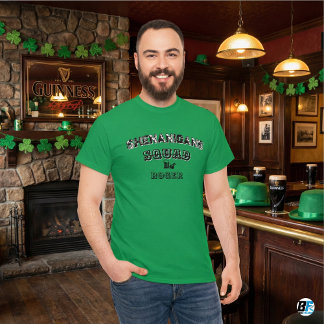 Camiseta Personalized "Shenanigans Squad" St. Patrick's Day