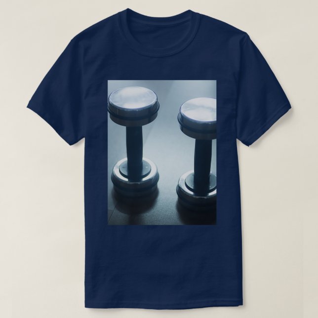 Camiseta Pesos de metal de ginástica em Dumbbell no ginásio (Frente do Design)