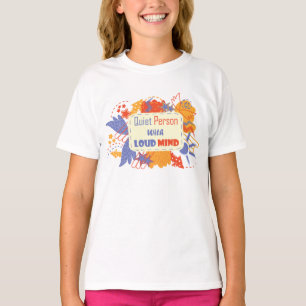 Camiseta Pessoa Silenciosa Com Mente Alta azul amarelo
