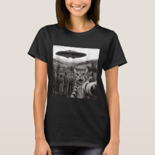 Camiseta Pessoas assistindo selfie de gato um gato engraçad