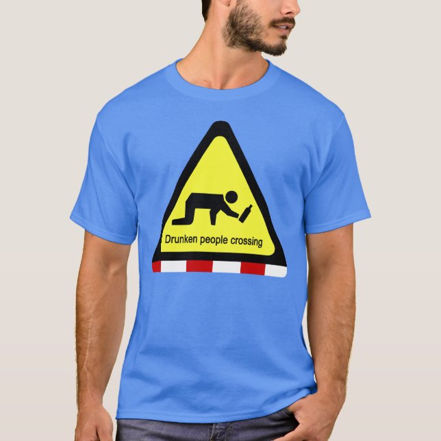 Camiseta Pessoas bêbadas cruzando ⚠ Sinal Tailandês ⚠ (Frente)