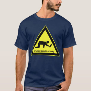 Camiseta Pessoas bêbedos que cruzam o ⚠ tailandês do si