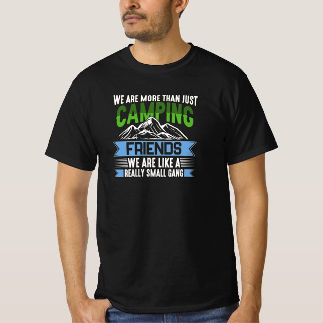 Camiseta Pessoas de acampamento modernos (Frente)