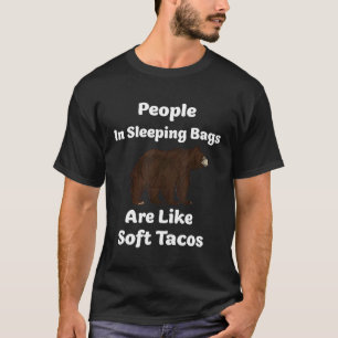 Camiseta Pessoas Engraçadas Em Bolsas De Dormir São Ursos D
