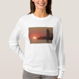 Camiseta Pessoas farol pôr do sol silhueta ao sul