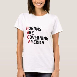 Camiseta Pessoas Idiotas Engraçadas Estão Governando a Amér