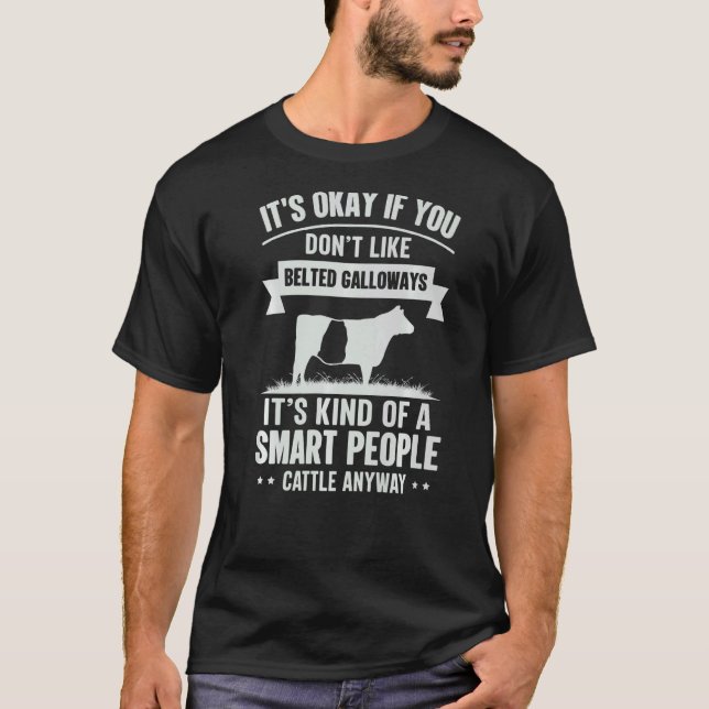 Camiseta Pessoas Inteligentes Fazendeiro de Gado  Raça de V (Frente)
