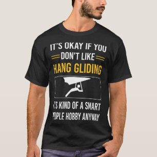 Camiseta Pessoas Inteligentes Voando em Asa Delta