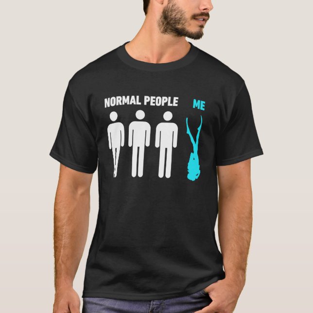 Camiseta Pessoas Normal Vs Me Scuba Merging Scuba Diver (Frente)