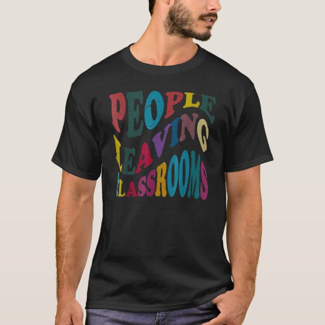 Camiseta Pessoas Saindo das Salas de Aula Plc 2 (Frente)