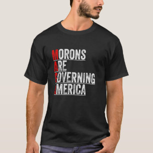 Camiseta Pessoas sem juízo estão governando a América Funny