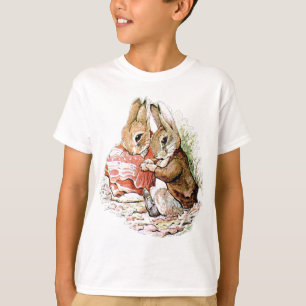 Camiseta Peter Rabbit e Benjamin Bunny planejam sua incursã