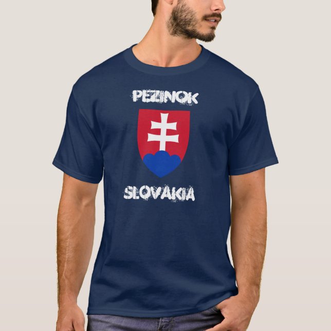 Camiseta Pezinok, Eslováquia com casaco de armas (Frente)