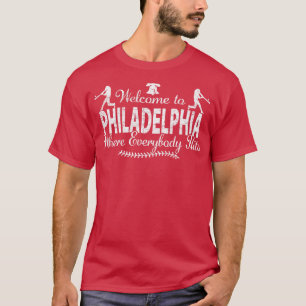 CAMISETA PHILADELPHIA BASEBALL EM FILA ONDE TODOS ATINGEM