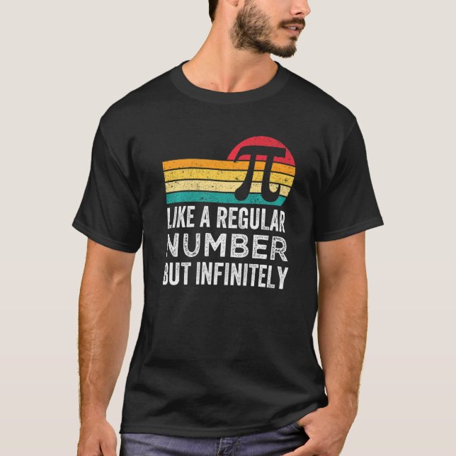 Camiseta Pi Como Um Número Normal, Mas Infinitamente Mais F (Frente)