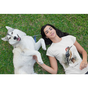 Camiseta pica-pau sentado num vaso com aquarela