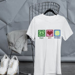 Camiseta Pickleball de Paz e Amor<br><div class="desc">Camisa Pickleball de Paz ou um jogador de piquetes com um sinal de paz, coração e uma bola amarela para o esporte.</div>