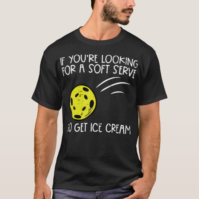 Camiseta Pickleball Soft Serve Get Ice Cream Pickle Ball Me (Frente)