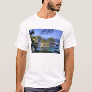 Camiseta Pilha de rochas no mar, Terras Tribais da Nação Ma
