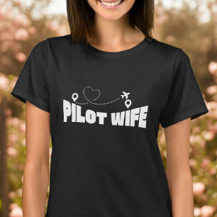 Camiseta Piloto de tipografia por esposas avião voando e co