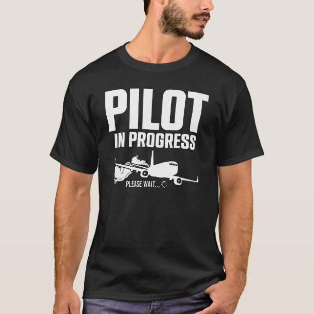 Camiseta Piloto Em Curso Aguarde Carregando Plano Cockpi (Frente)