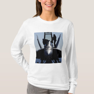 Camiseta Pilotos realizam uma inspeção antes do voo