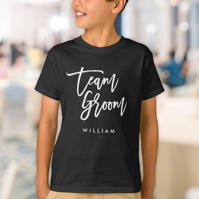 Camiseta Pincel Chic Tendência Branco Script Equipe Groom (Criador carregado)