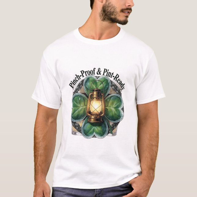 Camiseta Pinch-Proof Lantern Clover T-Shirt | “Pinch-Proof' (Frente)