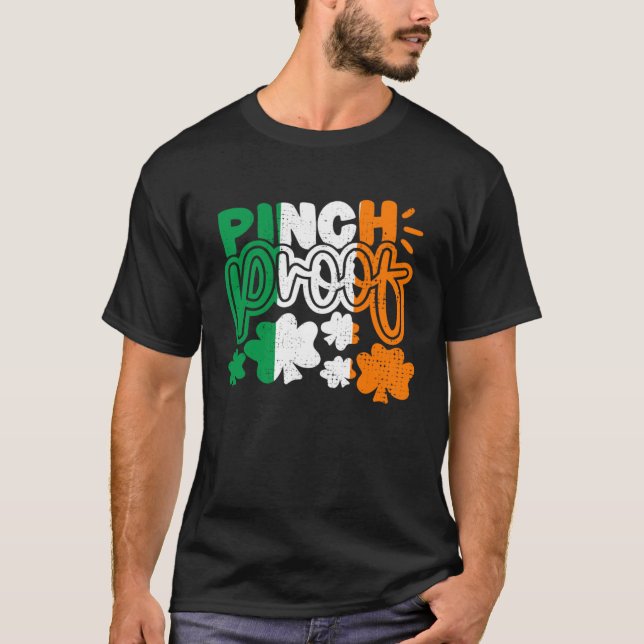 Camiseta Pinch Proof Shamrock C St Patricks Day Irish Flag (Frente)