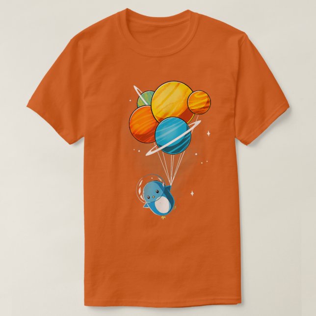 Camiseta Pinguim-Astronauta Pinguim no Espaço Segurando Pla (Frente do Design)