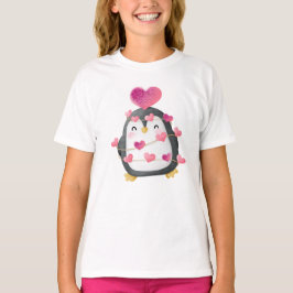 Camiseta Pinguim bonito embrulhado em t-shirt de amor