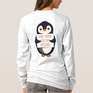Camiseta Pinguim brincalhão com um sinal para sua mensagem