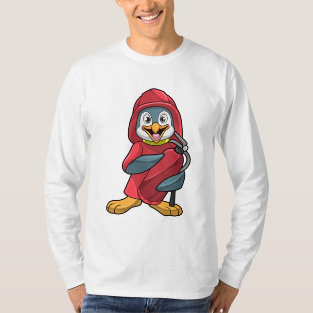 Camiseta Pinguim como Bombeiro com Extinguista (Frente)