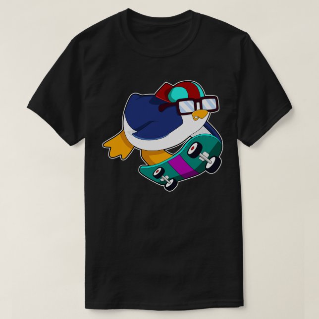 Camiseta Pinguim como Patinador com skate 2 (Frente do Design)