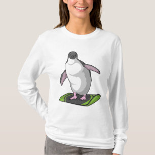Camiseta Pinguim como Snowboarder com Snowboard