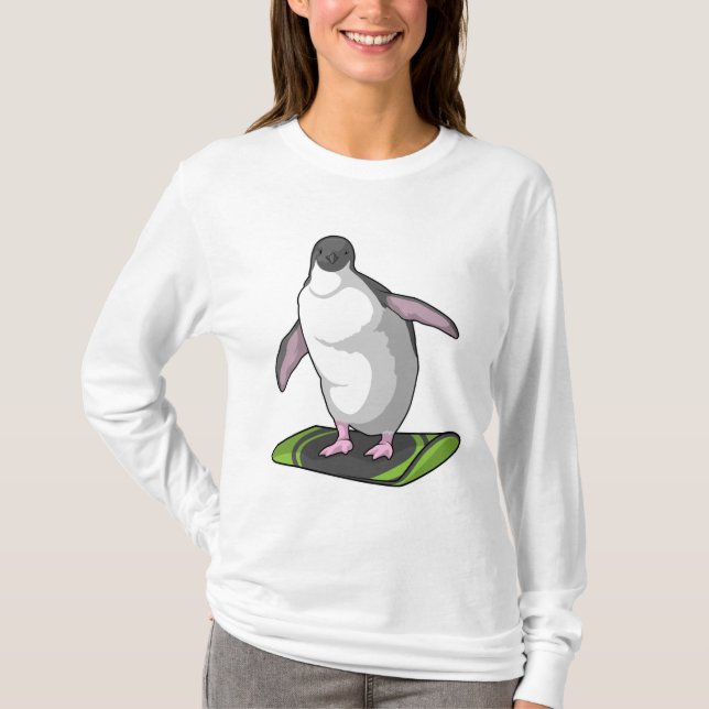 Camiseta Pinguim como Snowboarder com Snowboard (Frente)