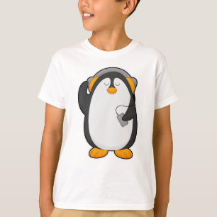 Camiseta Pinguim e telefone celular com fone de ouvido
