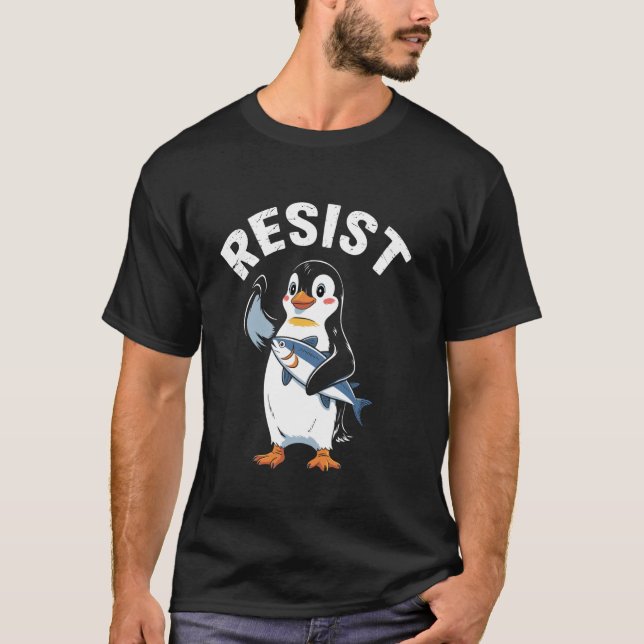Camiseta Pinguim Engraçado Resiste e Pinguins Protestam (Frente)