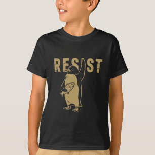 Camiseta Pinguim resiste aos pinguins protestando contra ta