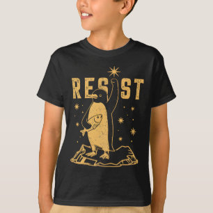 Camiseta Pinguim resiste aos pinguins protestando contra ta
